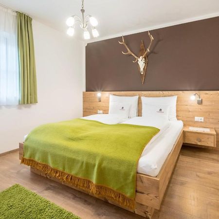 Appartement Haus Zur Vogelweide App 1 à Dobbiaco Extérieur photo