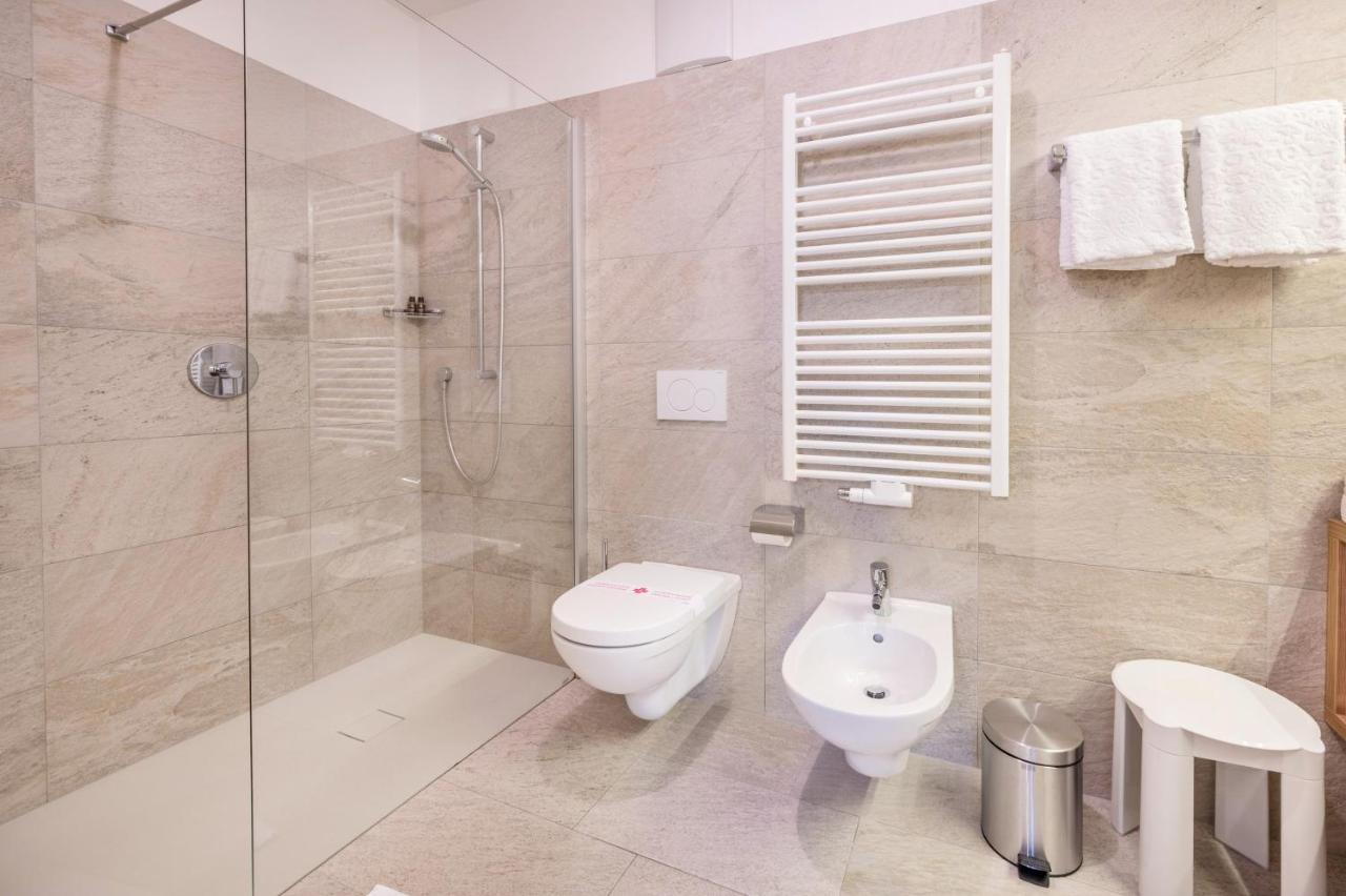 Appartement Haus Zur Vogelweide App 1 à Dobbiaco Extérieur photo