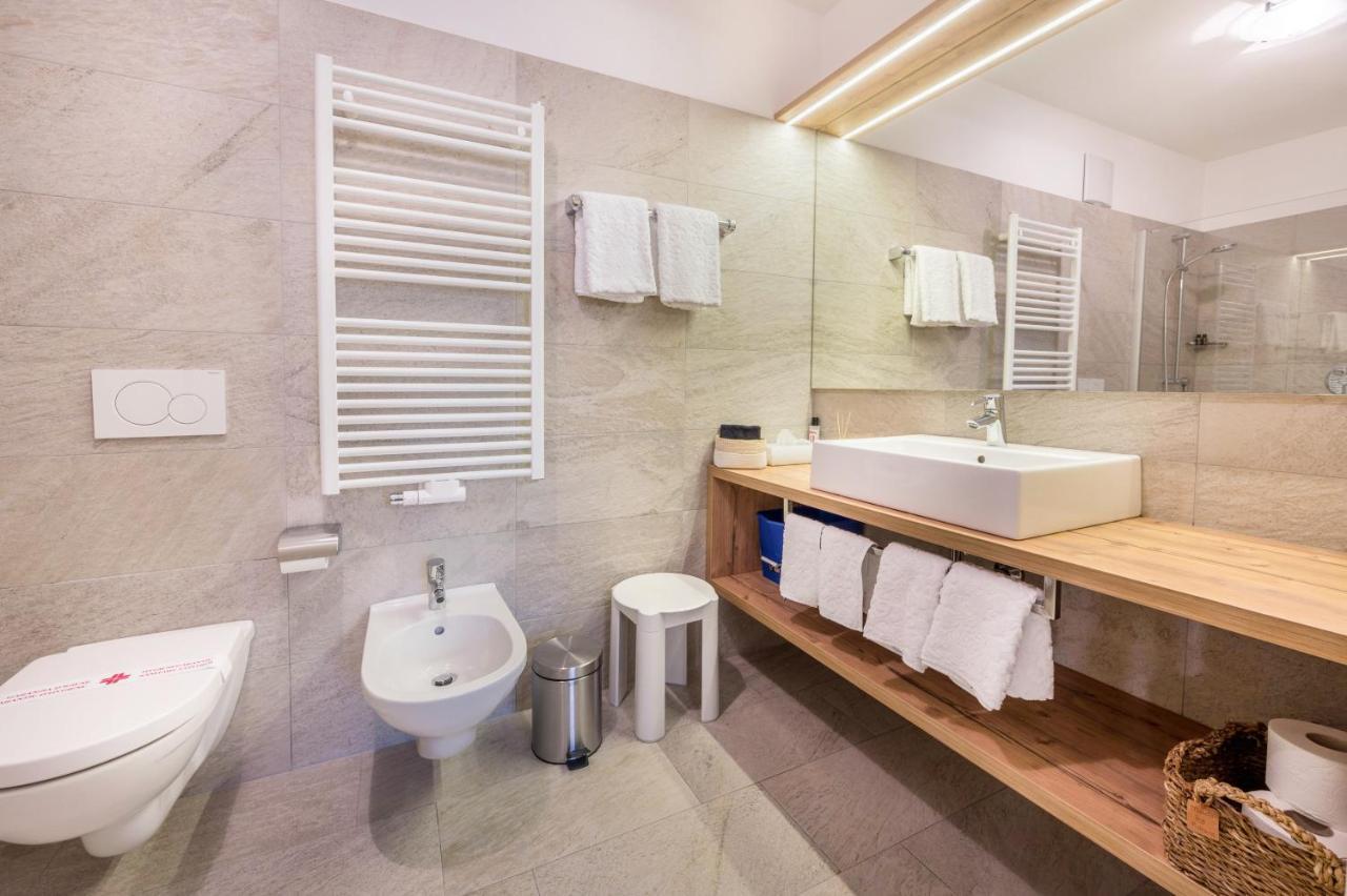 Appartement Haus Zur Vogelweide App 1 à Dobbiaco Extérieur photo