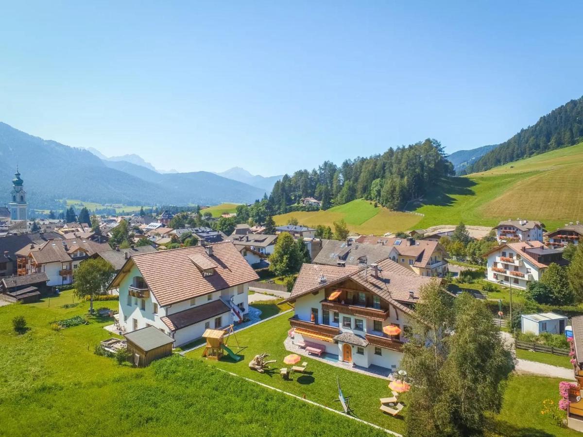 Appartement Haus Zur Vogelweide App 1 à Dobbiaco Extérieur photo